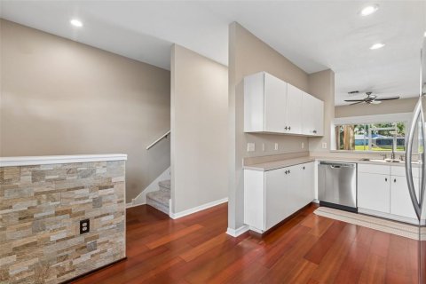 Touwnhouse à vendre à Tampa, Floride: 2 chambres, 115.38 m2 № 2092680 - photo 7