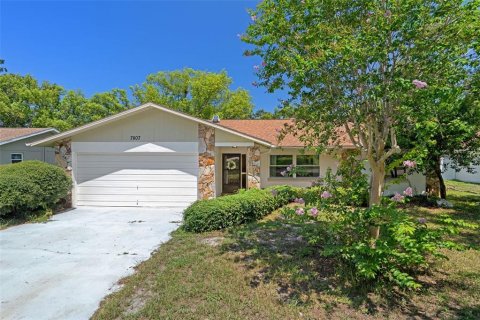 House in Hudson, Florida 2 bedrooms, 147.53 sq.m. № 1853011 - photo 1