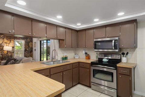 House in Hudson, Florida 2 bedrooms, 147.53 sq.m. № 1853011 - photo 4