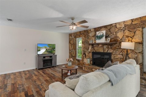 House in Hudson, Florida 2 bedrooms, 147.53 sq.m. № 1853011 - photo 12