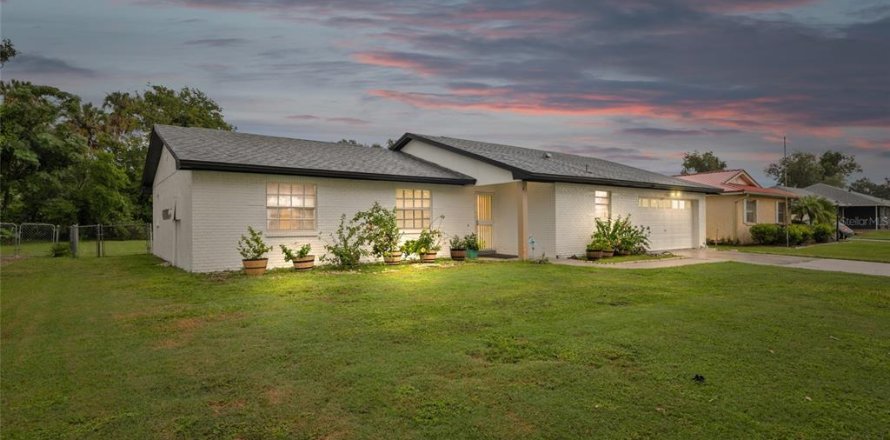 Casa en Seffner, Florida 3 dormitorios, 148.36 m2 № 1893893