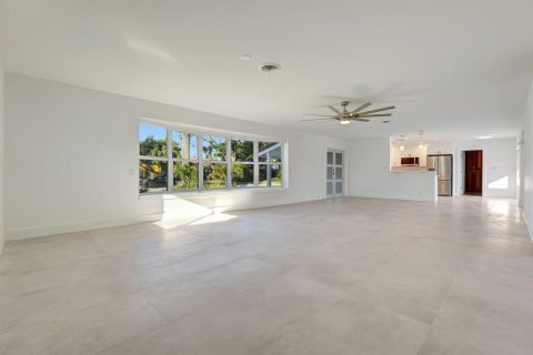 Villa ou maison à louer à Fort Lauderdale, Floride: 3 chambres, 177.16 m2 № 2188743 - photo 5