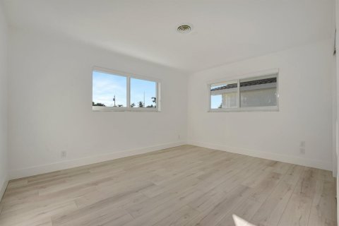 Villa ou maison à louer à Fort Lauderdale, Floride: 3 chambres, 177.16 m2 № 2188743 - photo 24