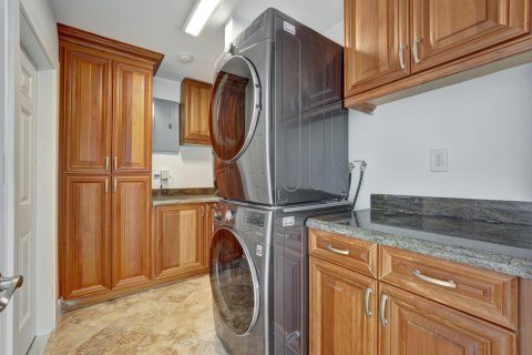 Villa ou maison à louer à Fort Lauderdale, Floride: 3 chambres, 177.16 m2 № 2188743 - photo 11