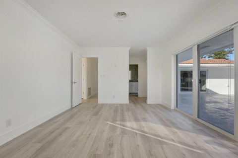 Villa ou maison à louer à Fort Lauderdale, Floride: 3 chambres, 177.16 m2 № 2188743 - photo 18