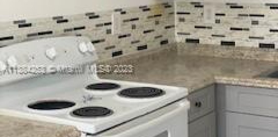 Casa en Lauderhill, Florida 3 dormitorios, 70.79 m2 № 1928725