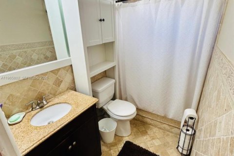 House in Coral Springs, Florida 3 bedrooms, 96.34 sq.m. № 2027802 - photo 11