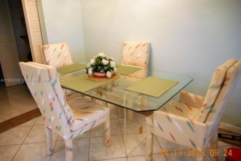 Снять в аренду кондоминиум в Уэст-Палм-Бич, Флорида 1 спальня, 60.01м2, № 2057093 - фото 27