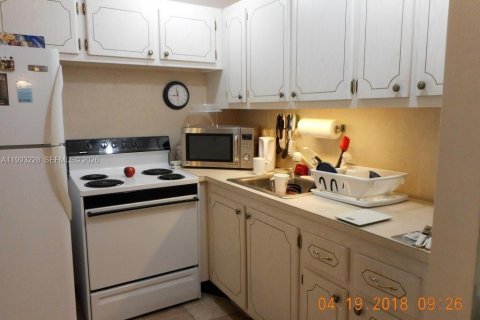 Снять в аренду кондоминиум в Уэст-Палм-Бич, Флорида 1 спальня, 60.01м2, № 2057093 - фото 30