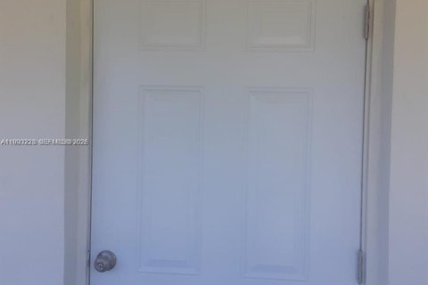 Кондоминиум с 1 спальней в Уэст-Палм-Бич, Флорида № 2057093