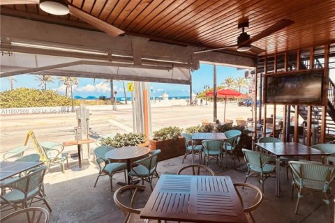 Propiedad comercial en venta en Fort Lauderdale, Florida № 2089316 - foto 2