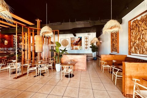 Propiedad comercial en venta en Fort Lauderdale, Florida № 2089316 - foto 9
