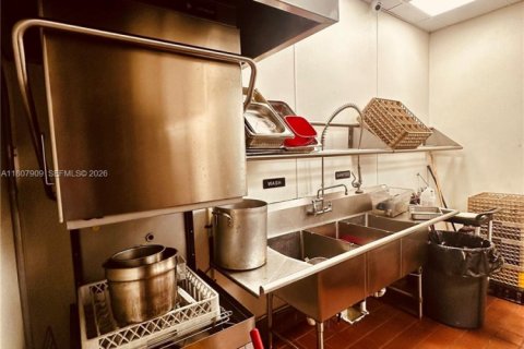 Propiedad comercial en venta en Fort Lauderdale, Florida № 2089316 - foto 11