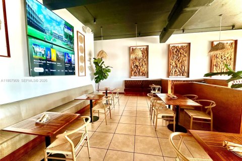 Propiedad comercial en venta en Fort Lauderdale, Florida № 2089316 - foto 7