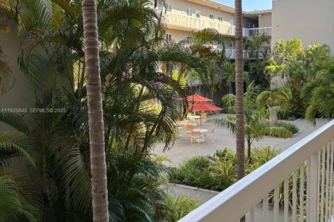 Condominio en alquiler en Miami, Florida, 1 dormitorio, 66.15 m2 № 1993796 - foto 4