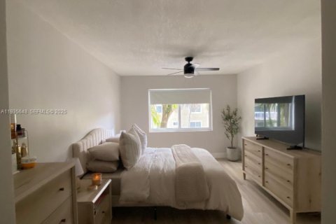 Condominio en alquiler en Miami, Florida, 1 dormitorio, 66.15 m2 № 1993796 - foto 7
