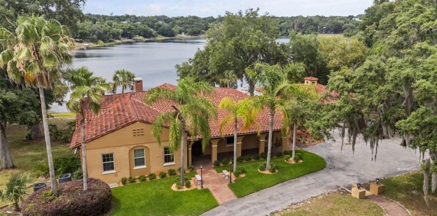 Villa ou maison à Eustis, Floride 4 chambres, 568.65 m2 № 2097082
