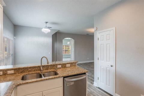 Townhouse in Apopka, Florida 4 bedrooms, 182.55 sq.m. № 1677519 - photo 17
