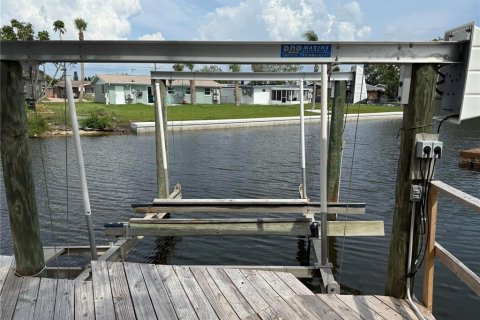 House in Hudson, Florida 2 bedrooms, 93.37 sq.m. № 1759374 - photo 4