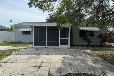 House in Hudson, Florida 2 bedrooms, 93.37 sq.m. № 1759374 - photo 2