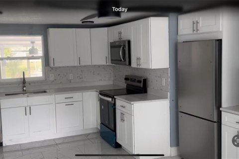 House in Hudson, Florida 2 bedrooms, 93.37 sq.m. № 1759374 - photo 5