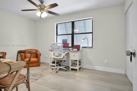 Townhouse in Pembroke Pines, Florida 2 bedrooms, 137.68 sq.m. № 2065151 - photo 16