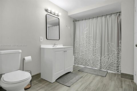 Townhouse in Pembroke Pines, Florida 2 bedrooms, 137.68 sq.m. № 2065151 - photo 10