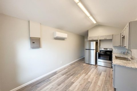 Casa en alquiler en Winter Haven, Florida, 1 dormitorio, 26.76 m2 № 2099993 - foto 3