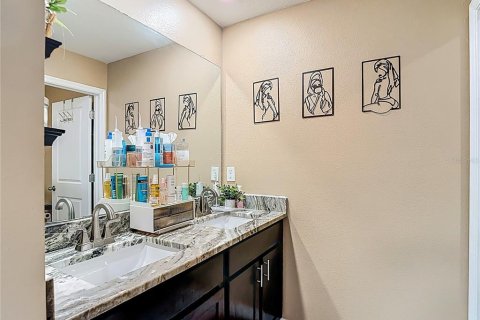 Villa ou maison à vendre à Zephyrhills, Floride: 5 chambres, 242.01 m2 № 2206483 - photo 23