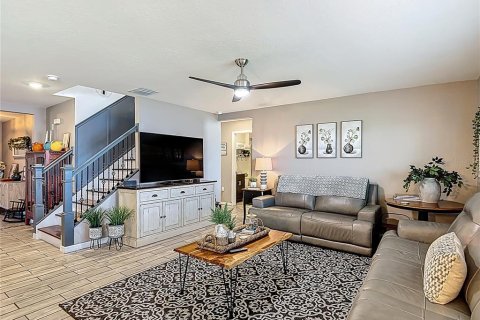 Villa ou maison à vendre à Zephyrhills, Floride: 5 chambres, 242.01 m2 № 2206483 - photo 9