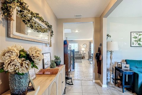 Villa ou maison à vendre à Zephyrhills, Floride: 5 chambres, 242.01 m2 № 2206483 - photo 19