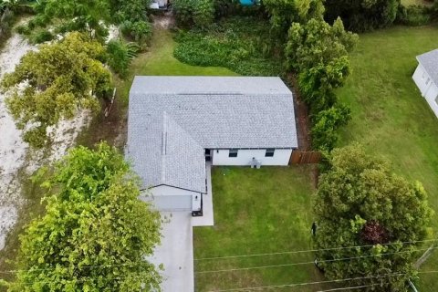 House in Orlando, Florida 4 bedrooms, 138.98 sq.m. № 1902618 - photo 1