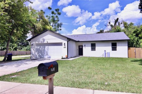 House in Orlando, Florida 4 bedrooms, 138.98 sq.m. № 1902618 - photo 2