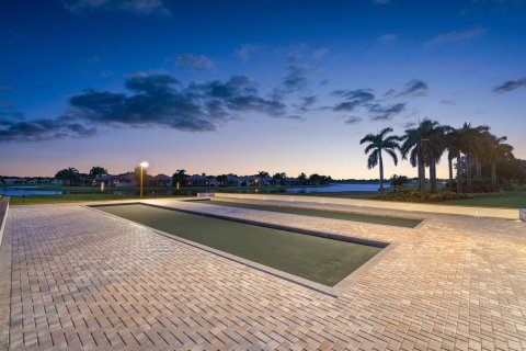 Villa ou maison à louer à Boynton Beach, Floride: 2 chambres, 190.73 m2 № 1080799 - photo 1