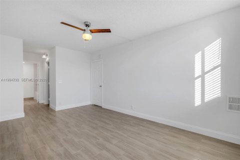 Copropriété à vendre à Coral Springs, Floride: 1 chambre, 56.3 m2 № 2028186 - photo 14