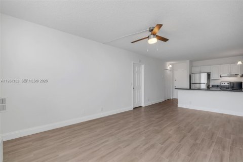 Copropriété à vendre à Coral Springs, Floride: 1 chambre, 56.3 m2 № 2028186 - photo 4