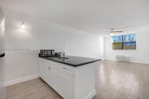 Copropriété à vendre à Coral Springs, Floride: 1 chambre, 56.3 m2 № 2028186 - photo 10