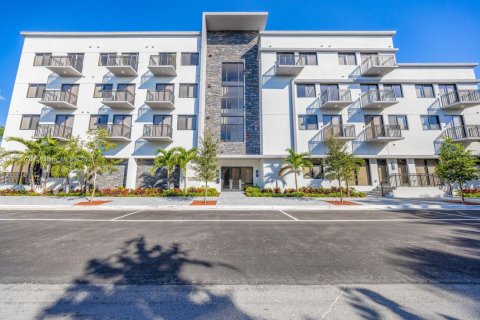 Apartamento en alquiler en Pompano Beach, Florida, 1 dormitorio № 1975189 - foto 10