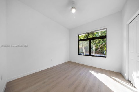 Apartamento en alquiler en Pompano Beach, Florida, 1 dormitorio № 1975189 - foto 7