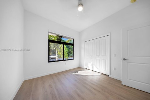 Apartamento en alquiler en Pompano Beach, Florida, 1 dormitorio № 1975189 - foto 8