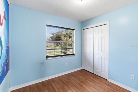 House in Casselberry, Florida 4 bedrooms, 134.15 sq.m. № 2236250 - photo 14