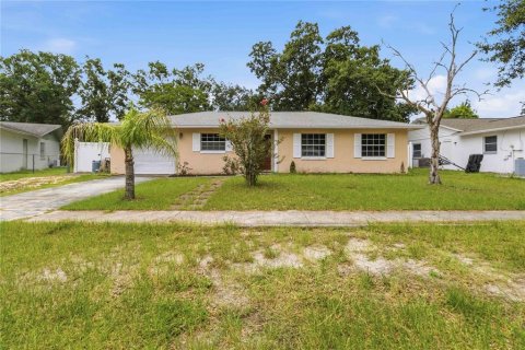 House in Casselberry, Florida 4 bedrooms, 134.15 sq.m. № 2236250 - photo 29