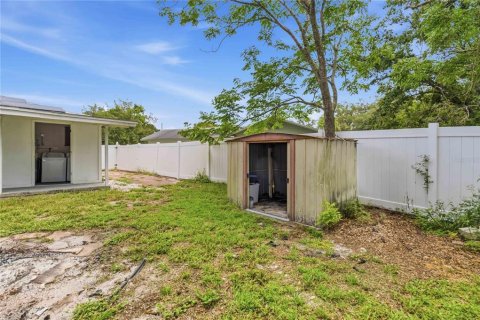 House in Casselberry, Florida 4 bedrooms, 134.15 sq.m. № 2236250 - photo 28