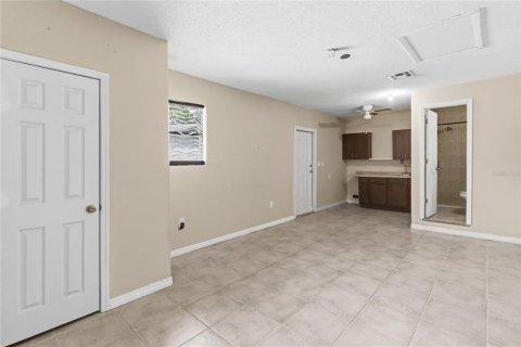 House in Casselberry, Florida 4 bedrooms, 134.15 sq.m. № 2236250 - photo 18