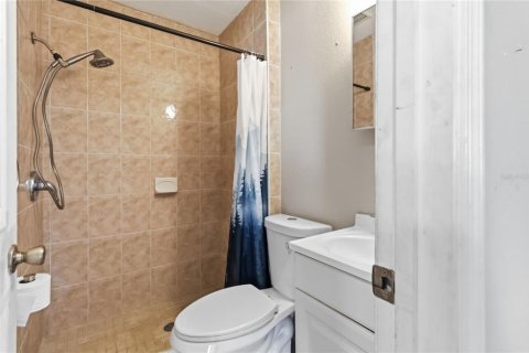 House in Casselberry, Florida 4 bedrooms, 134.15 sq.m. № 2236250 - photo 20