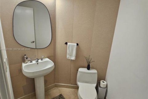 Copropriété à vendre à Miami, Floride: 2 chambres, 127.09 m2 № 2003258 - photo 11