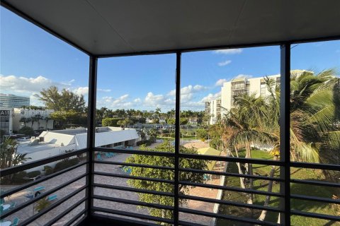 Купить кондоминиум в Авентура, Флорида 2 спальни, 92.34м2, № 2044805 - фото 10