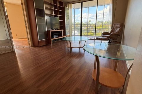 Купить кондоминиум в Авентура, Флорида 2 спальни, 92.34м2, № 2044805 - фото 3