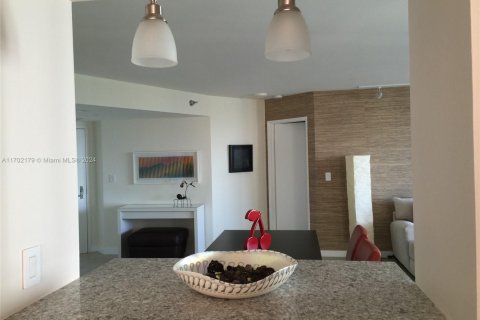 Condo in Aventura, Florida, 2 bedrooms  № 1862245 - photo 13