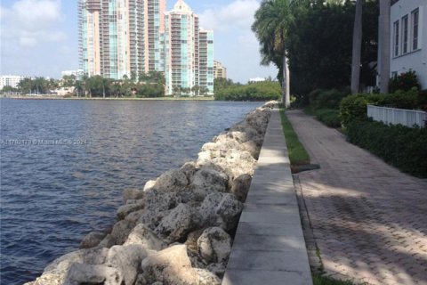 Condo in Aventura, Florida, 2 bedrooms  № 1862245 - photo 7